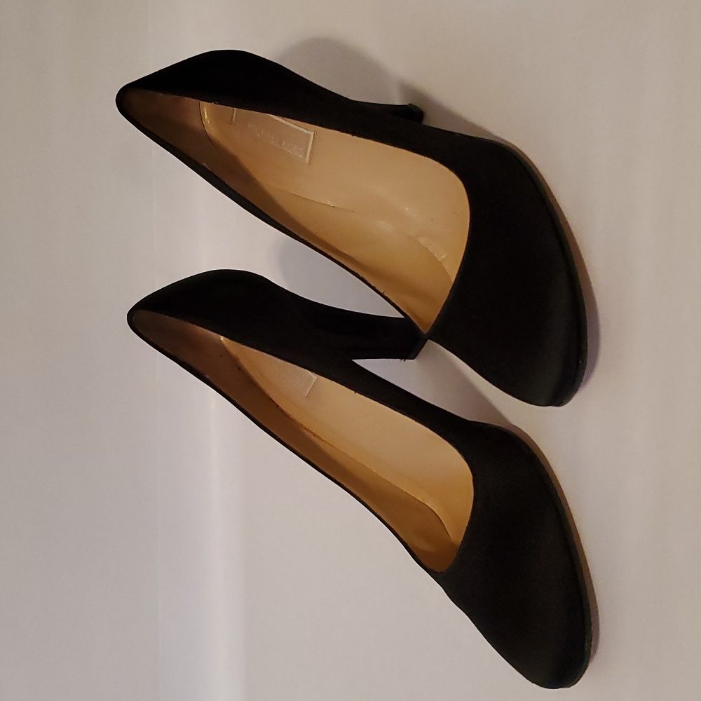 Michael Kors black, satin high-heeled pumps size 11